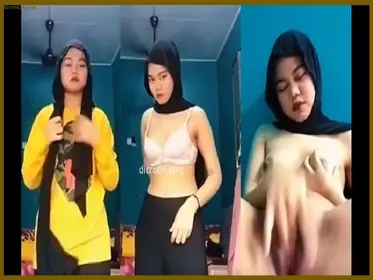 Cewek Jilbab Tembem VCS Colmek Lepas Baju Satu Satu