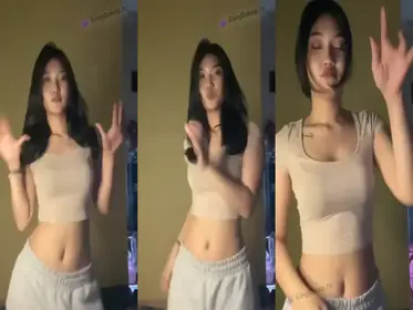 Dokumentasi Rara Cantik Goyang Atas Kasur Tiktok