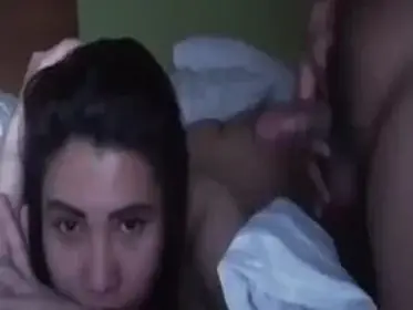 Gadis Cantik Pasrah Goyang Kasur Bareng Om
