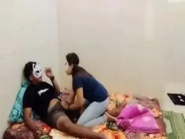 Gadis Cantik Pasrah Goyang Kasur Bareng Suami