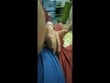Gadis Cantik Pasrah Servis Di Bangku Hijau