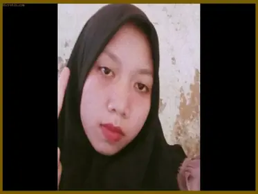 Laila Cewek Jilbab Kirain Lugu Eh Timun Masuk