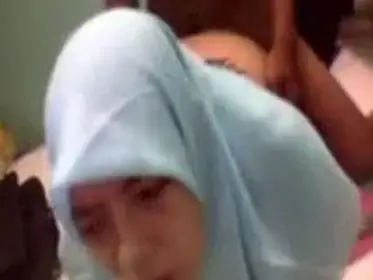 Ukhti Hijab Aisyah Cantik Pasrah Posisi Doggy