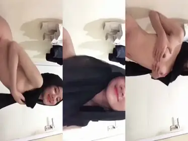 Ukhti Hijab Mahasiswi Cantik Pasrah Kasur